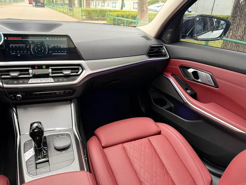 BMW 3 Series 2020 330i M Traje nocturno deportivo Yao interior foto 15