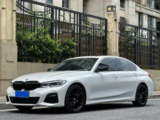 BMW 3 Series 2020 325Li M Sports suit