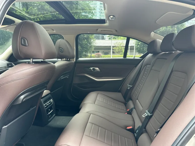 BMW 3 Series 2020 325Li M Sports suit interior photo 10