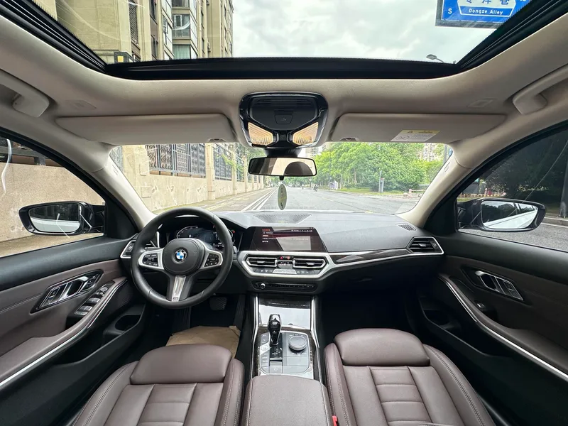 BMW 3 Series 2020 325Li M Sports suit interior photo 16