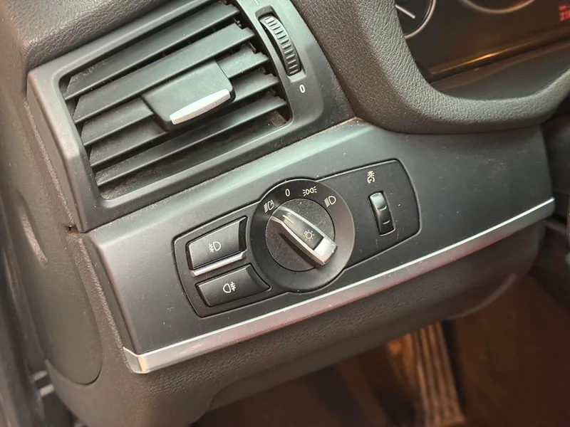 BMW X3 2011 xDrive28i Leading Type interior photo 11
