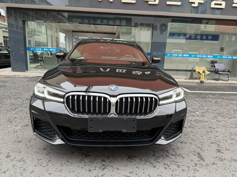 BMW 5 Series 2021 530Li Premium Class M Sports suit exterior photo 2