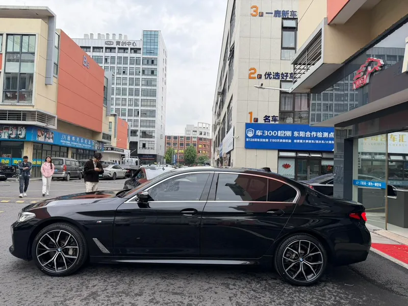 BMW 5 Series 2021 530Li Premium Class M Sports suit exterior photo 3