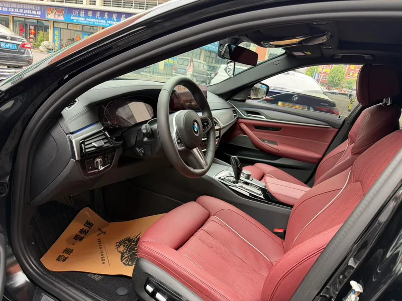 BMW 5 Series 2021 530Li Premium Class M Sports suit interior photo 10