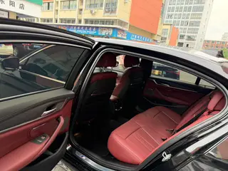 BMW 5 Series 2021 530Li Premium Class M Sports suit interior photo 11