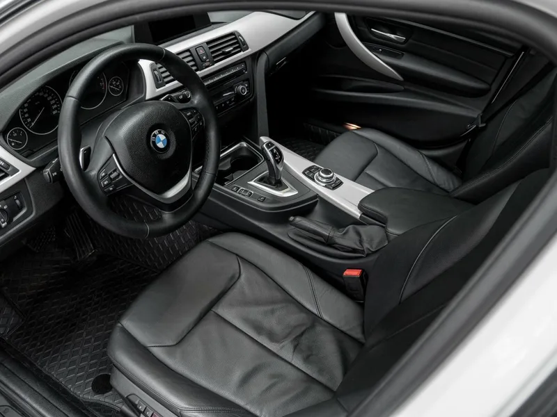 BMW 3 Series 2015 328Li Fashionable interior photo 6