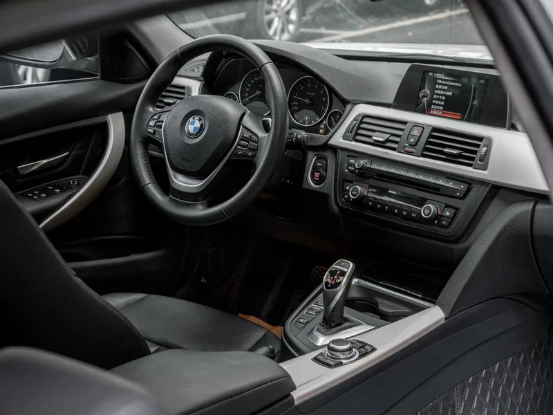 BMW 3 Series 2015 328Li Fashionable interior photo 8