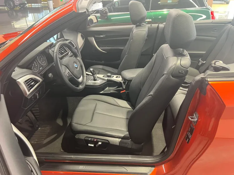 BMW 2 Series 2015 220i Coupé convertible Líder exterior foto 9
