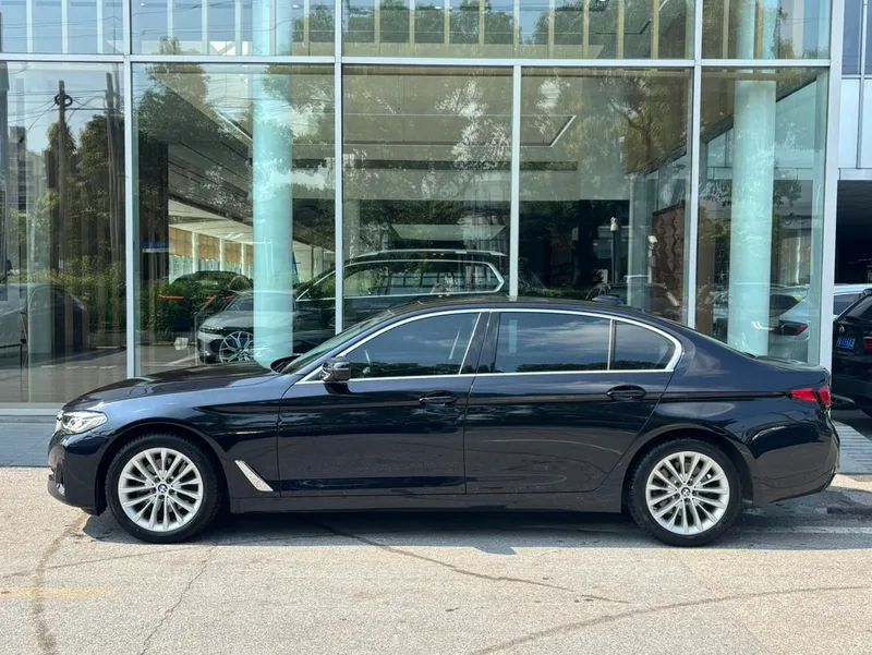 BMW 5 Series 2021 Restyling 525Li Luxury Set exterior photo 3