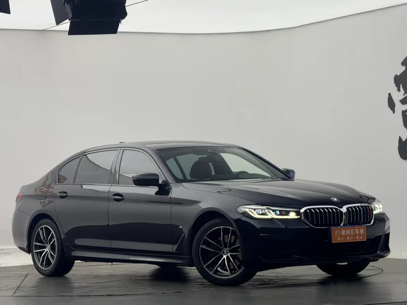 BMW 5 Series 2021 Restyling 525Li M Sports suit exterior photo 2