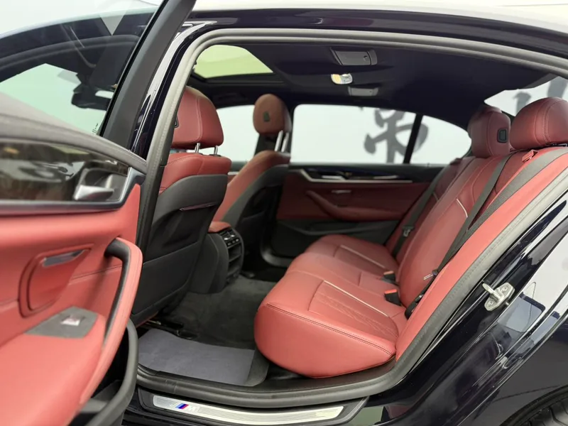 BMW 5 Series 2021 Restyling 525Li M Sports suit exterior photo 6