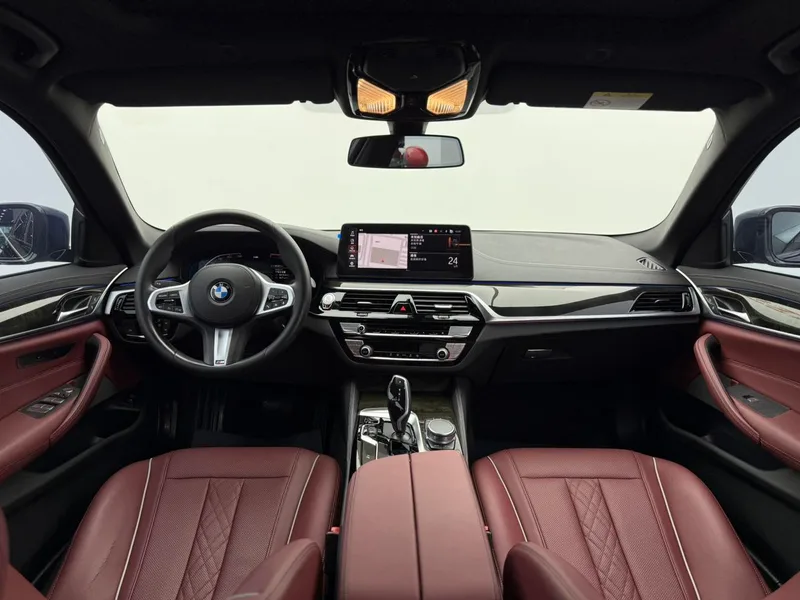 BMW 5 Series 2021 Restyling 525Li M Sports suit interior photo 9