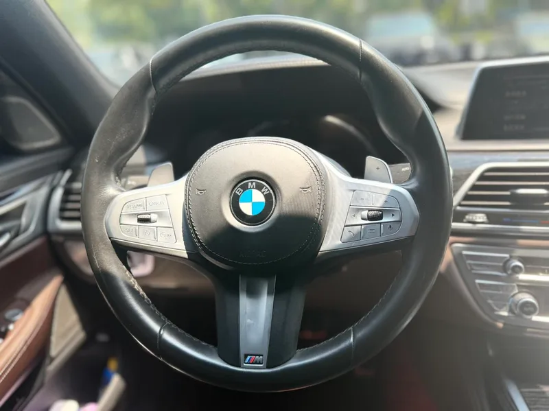 BMW 7 Series 2021 730Li M Ensemble de sport extérieur photo 5
