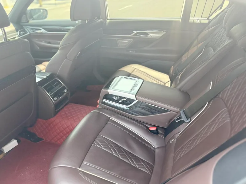BMW 7 Series 2021 730Li M Ensemble de sport intérieur photo 16