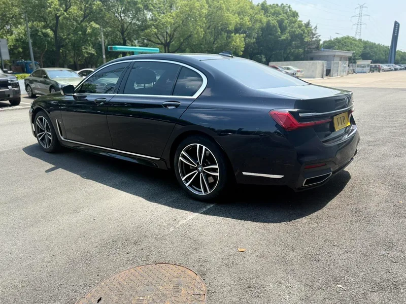 BMW 7 Series 2021 730Li M Ensemble de sport intérieur photo 20