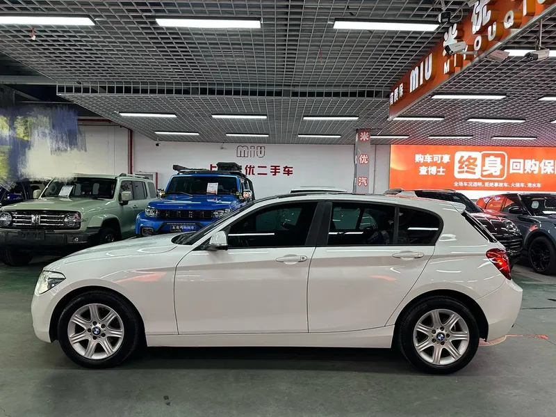 BMW 1 Series (Imported) 2013 Restyling 116i Leading Type exterior photo 3