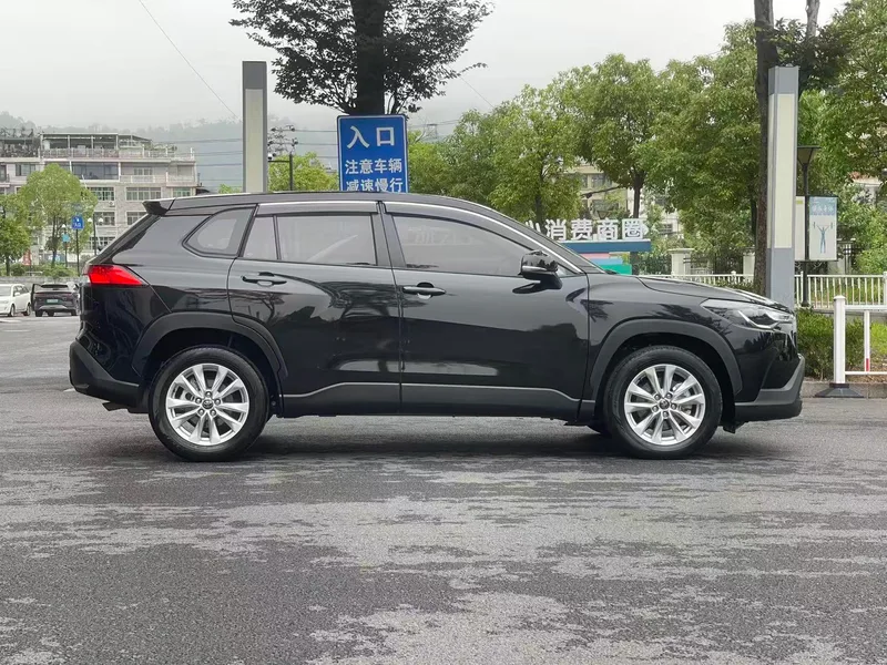 Toyota Corolla Cross 2024 2.0L CVT Version avant-gardiste extérieur photo 4