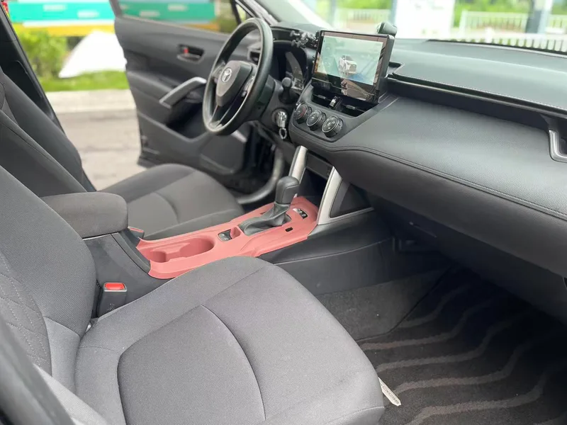 Toyota Corolla Cross 2024 2.0L CVT Version avant-gardiste intérieur photo 11