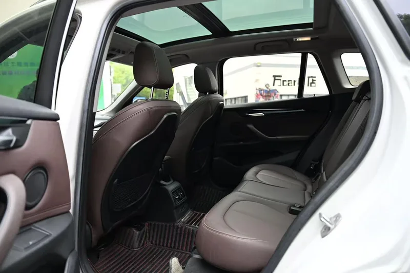 BMW X1 2020 sDrive20Li Fashionable interior photo 10