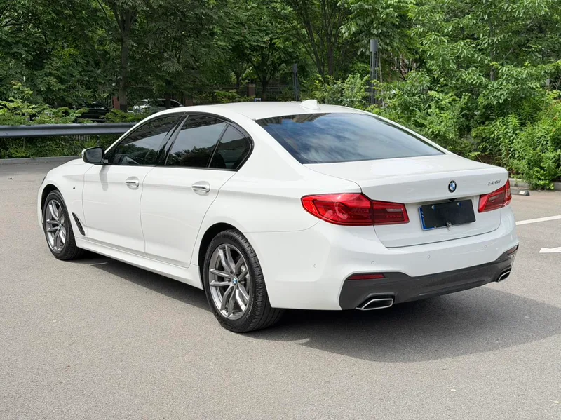 BMW 5 Series 2018 525i M Спортивный костюм экстерьер фото 6