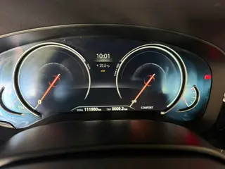 BMW 5 Series 2018 525i M Спортивный костюм интерьер фото 17