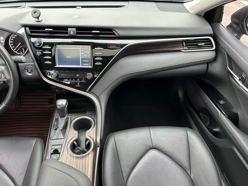Toyota Camry 2018 2.0G Version de luxe intérieur photo 15