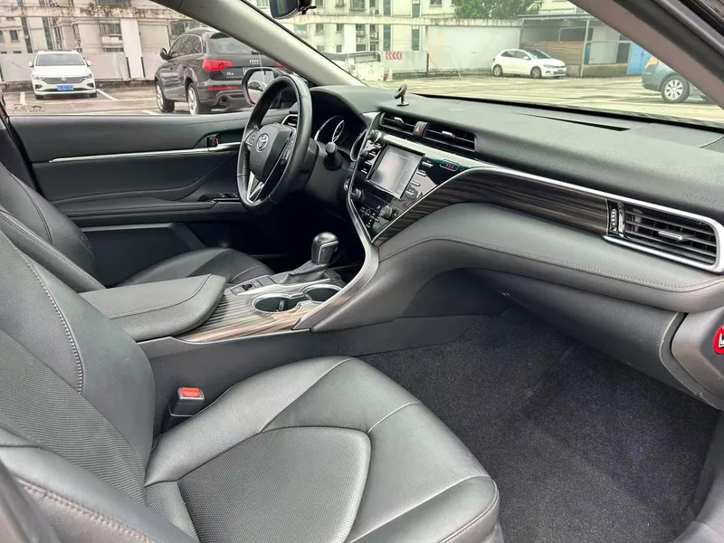 Toyota Camry 2018 2.0G Version de luxe intérieur photo 17