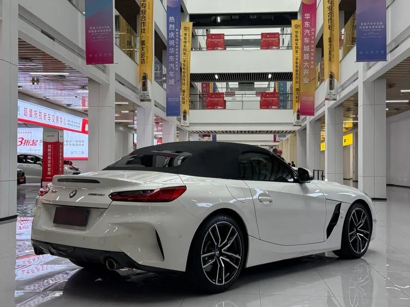 BMW Z4 2022 sDrive 25i M Conjunto deportivo exterior foto 4