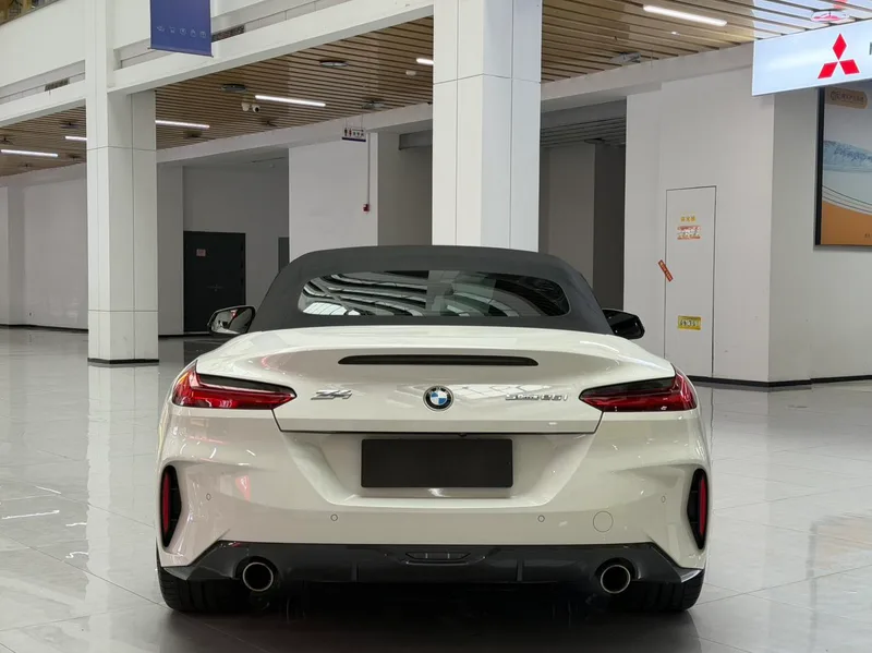 BMW Z4 2022 sDrive 25i M Conjunto deportivo exterior foto 5