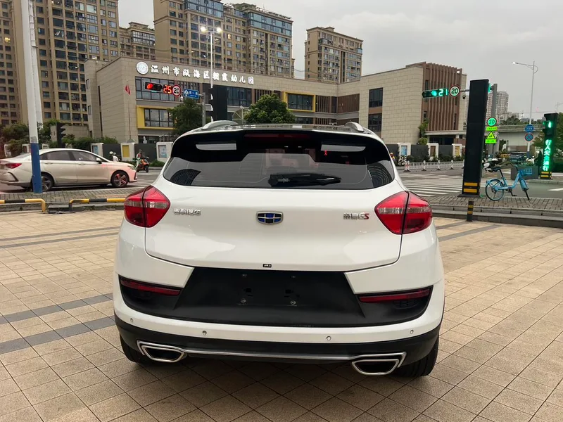 Geely Emgrand GS 2018 Versión deportiva 1.8L Tipo de collar automático interior foto 17
