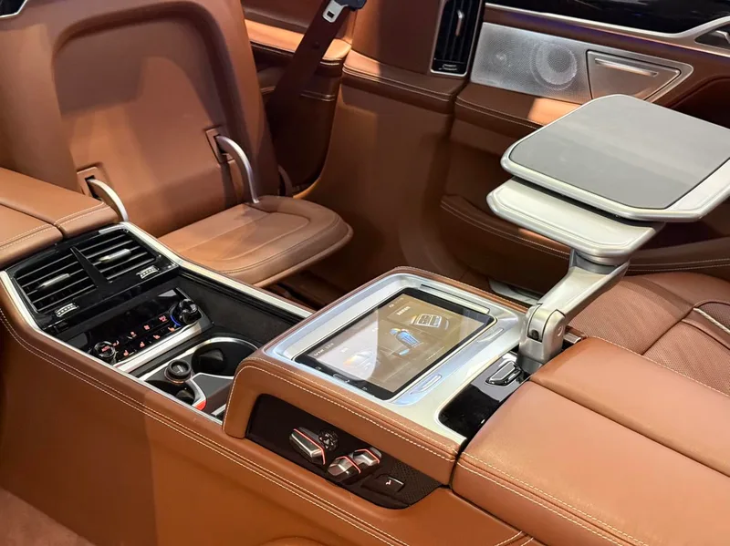 BMW 7 Series 2017 M760Li xDrive interior photo 11