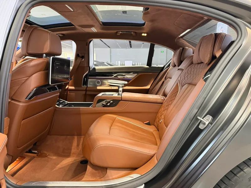 BMW 7 Series 2017 M760Li xDrive interior photo 12