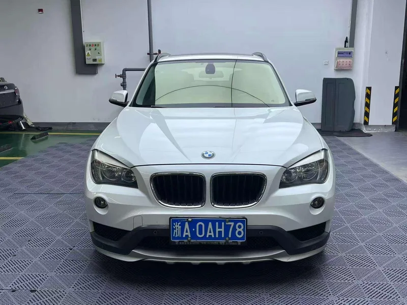 BMW X1 2015 sDrive18i Fashion Upgrade Edition exterior photo 2