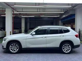 BMW X1 2015 sDrive18i Fashion Upgrade Edition exterior photo 3