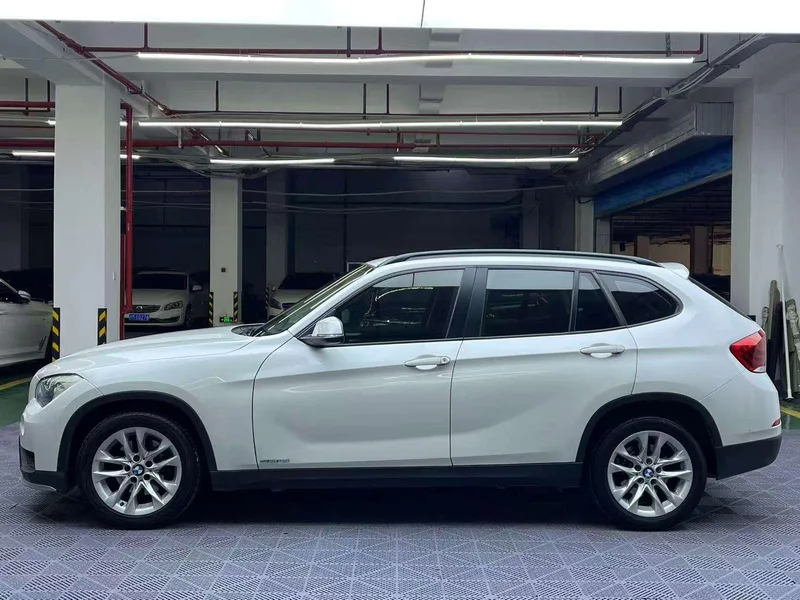 BMW X1 2015 sDrive18i Fashion Upgrade Edition exterior photo 3