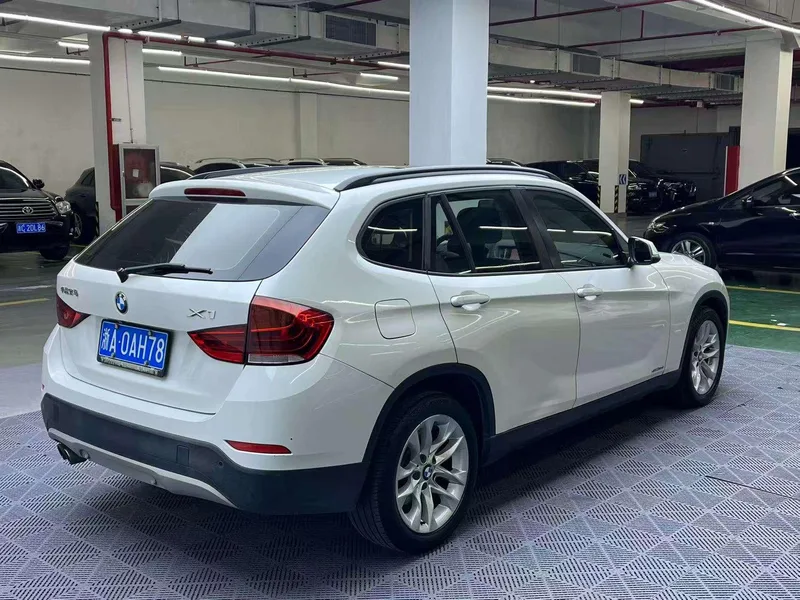 BMW X1 2015 sDrive18i Fashion Upgrade Edition exterior photo 4