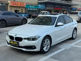 BMW 3 Series 2016 320i Estilo de moda exterior foto 1