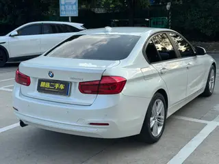 BMW 3 Series 2016 320i Estilo de moda exterior foto 6