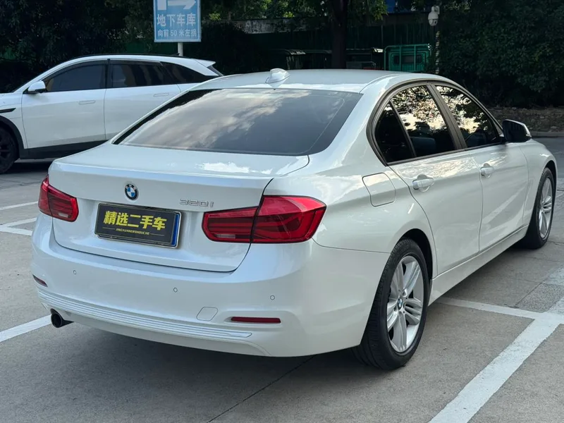 BMW 3 Series 2016 320i Estilo de moda exterior foto 6