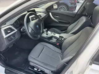BMW 3 Series 2016 320i Estilo de moda exterior foto 7