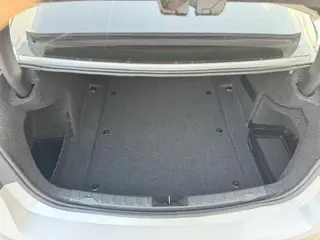 BMW 3 Series 2016 320i Estilo de moda interior foto 11