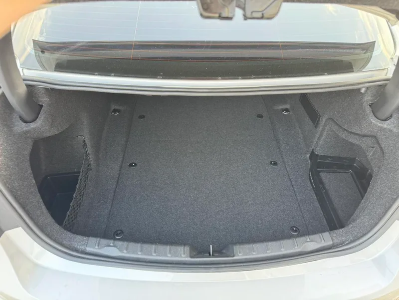BMW 3 Series 2016 320i Estilo de moda interior foto 11