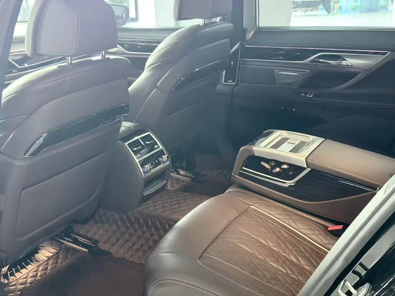 BMW 7 Series 2021 740Li Leading Type M Sports suit interior photo 8