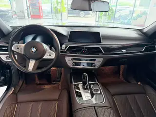 BMW 7 Series 2021 740Li Leading Type M Sports suit interior photo 9