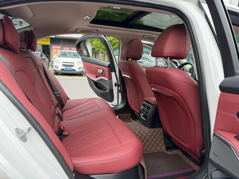 BMW 3 Series 2025 330Li M Sports Night Suit interior photo 10