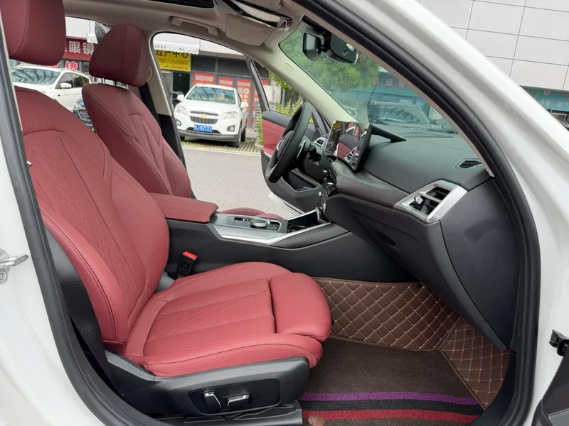 BMW 3 Series 2025 330Li M Sports Night Suit interior photo 11