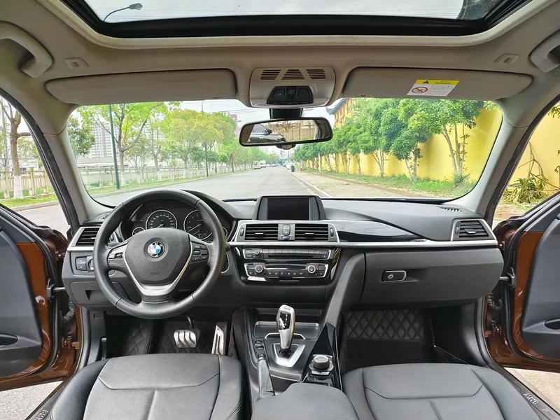 BMW 3 Series 2017 320Li Fashionable interior photo 6