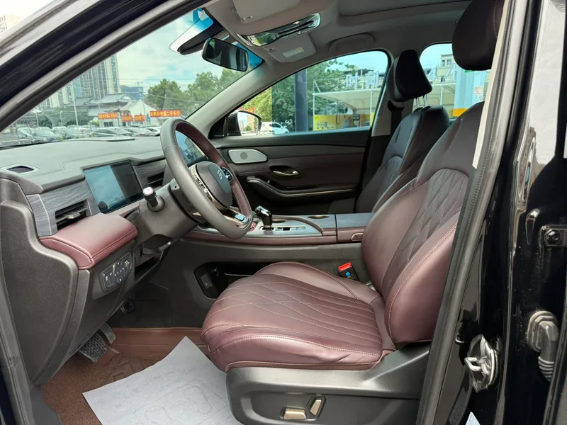 Jetour X90 PRO 2024 1.6TD DCT Роскошная версия интерьер фото 15