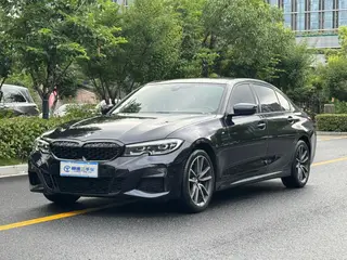 BMW 3 Series 2022 Restyling 325Li M Sports suit