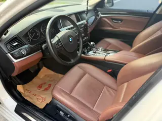 BMW 5 Series 2014 525Li Leading Type interior photo 9